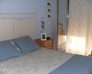 Dormitori de Apartament de lloguer en Suances amb Terrassa i Piscina