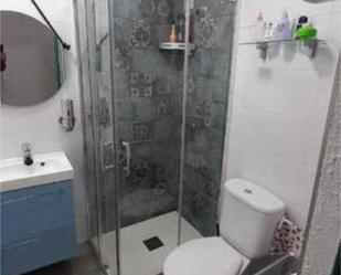 Bathroom of Flat to rent in Guardamar del Segura