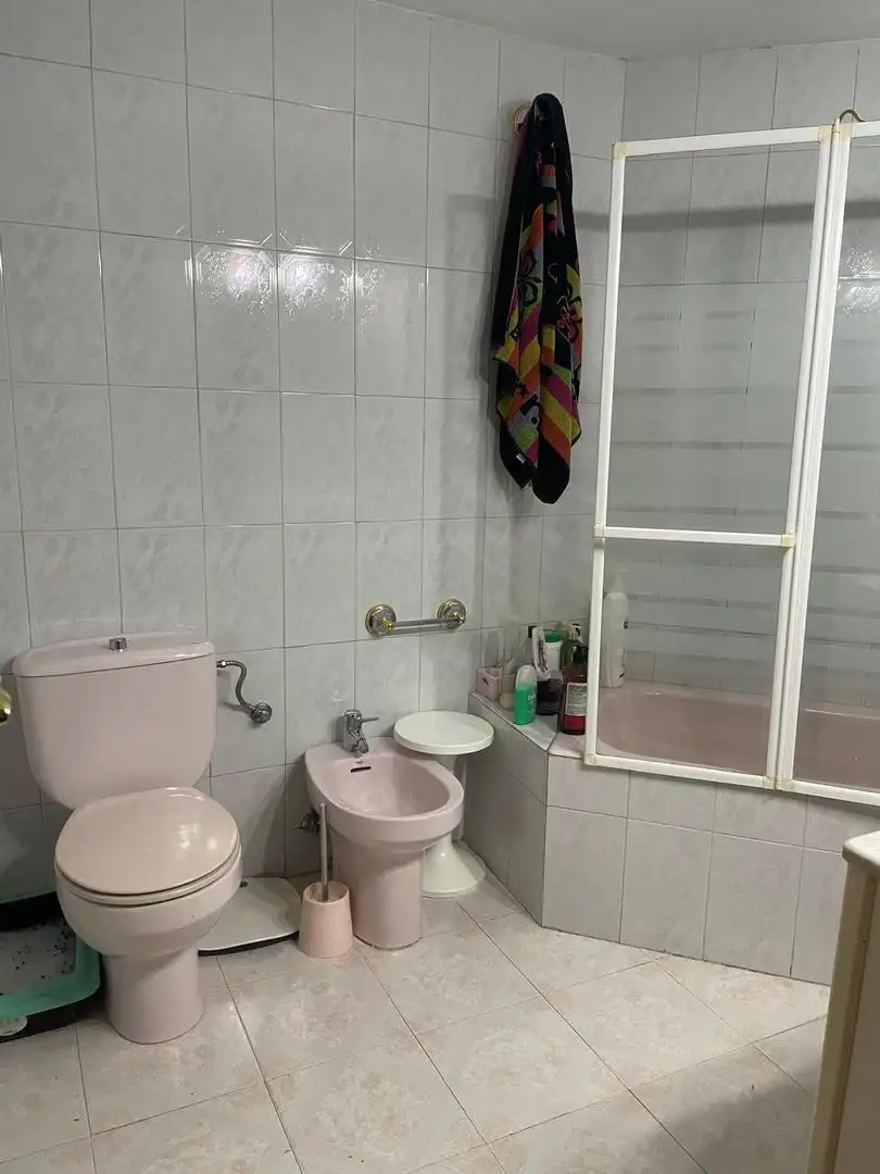 Habitació a Calle del Consejo de Ciento, 21, La Paz Bany de Pis per a compartir en Zaragoza amb Calefacció, Moblat i Forn