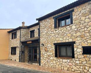 Exterior view of Single-family semi-detached for sale in Castillejo de Mesleón