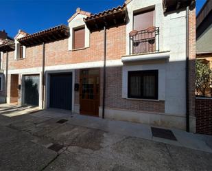 Vista exterior de Casa o xalet en venda en Villamuriel de Cerrato