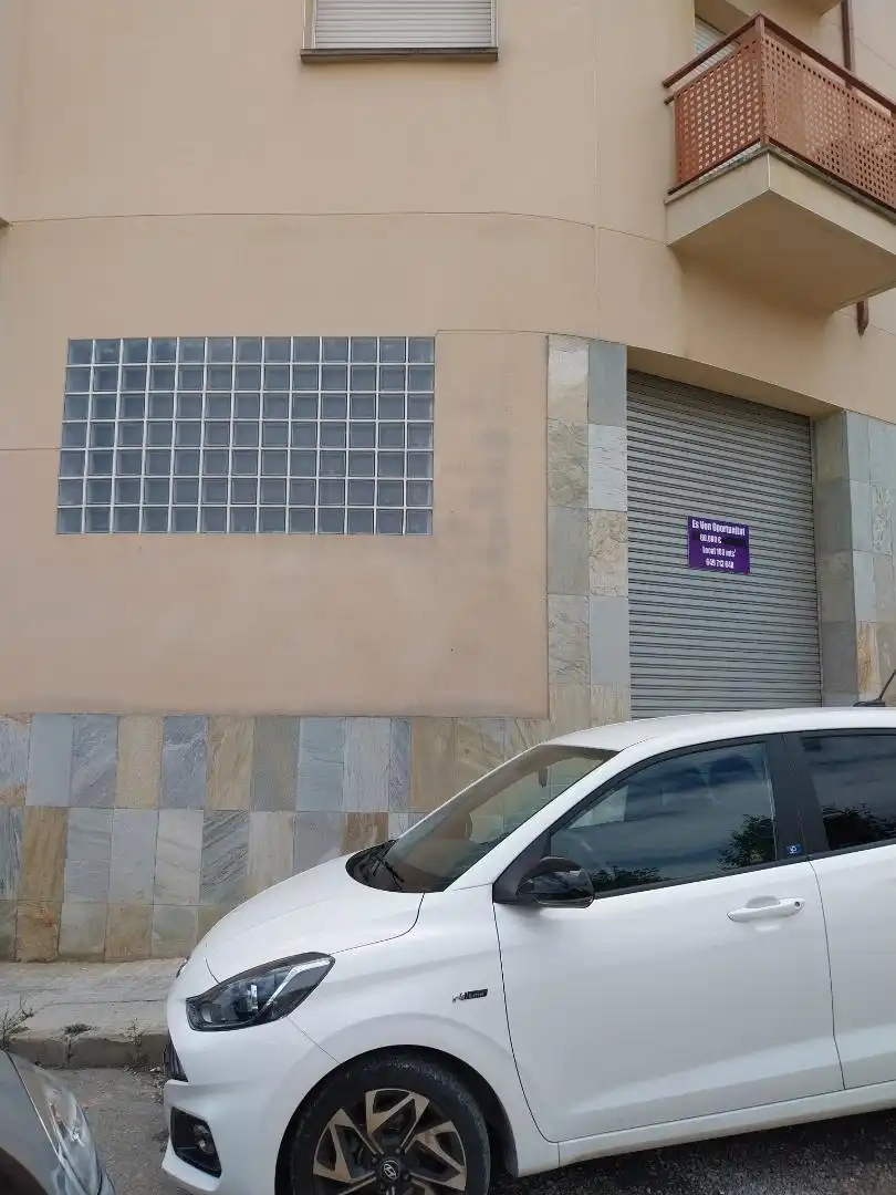Planta baja en venta en Carrer de l'Alt Camp, 2, L'Espluga de Francolí Vista exterior de Planta baja en venta en L'Espluga de Francolí