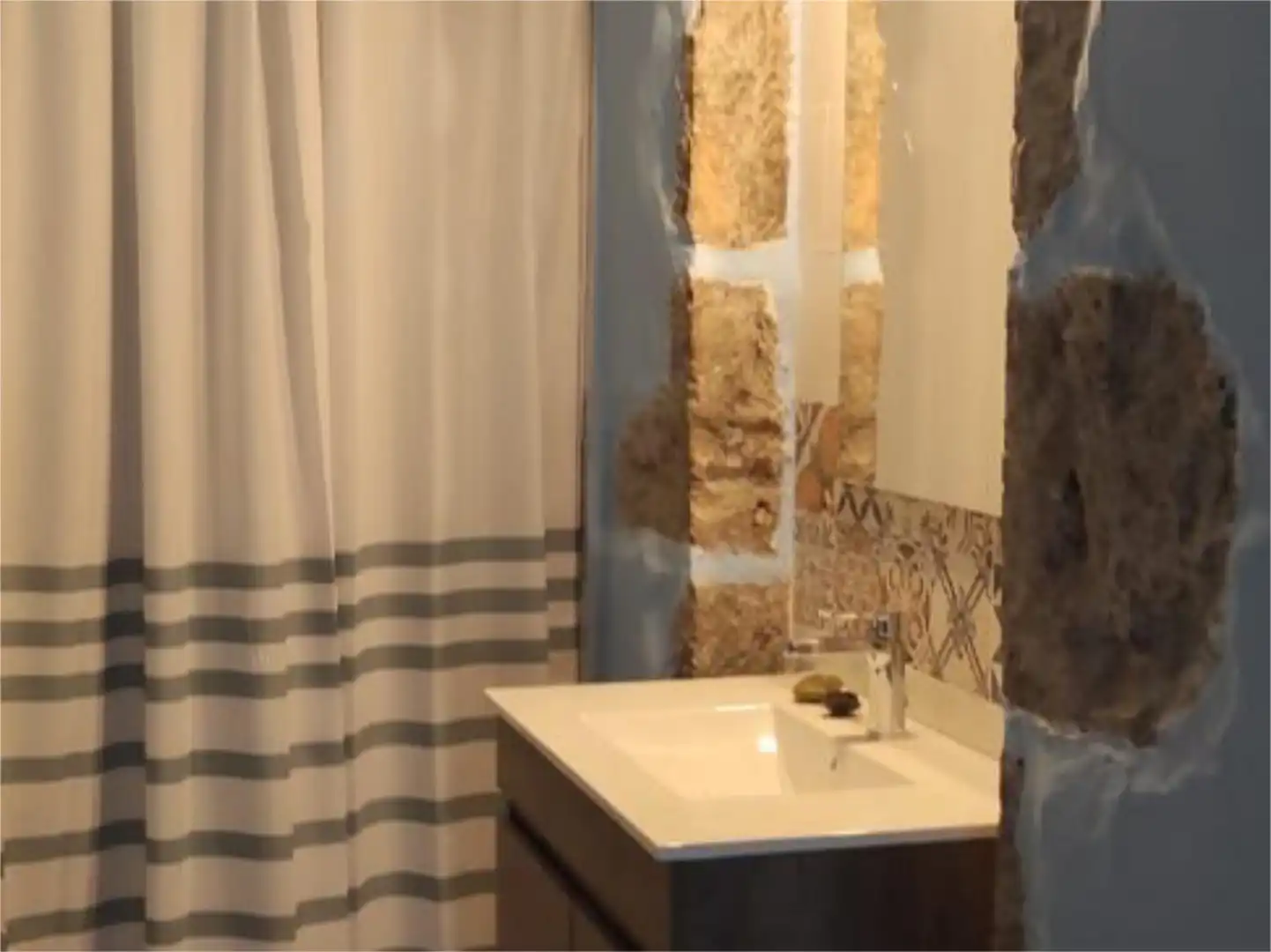 Casa adosada en venta en Calle la Estrella, 58, Los Silos Baño de Casa adosada en venta en Los Silos con Jardín privado, Parquet y Terraza