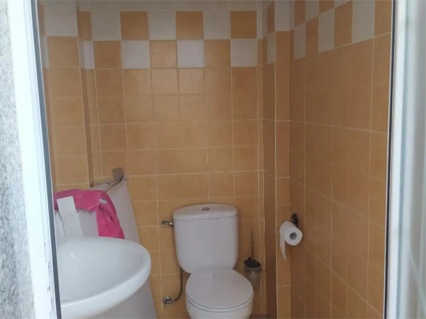 Dúplex en venta en Calle León Felipe, 5, Torreperogil Baño de Dúplex en venta en Torreperogil con Calefacción, Terraza y Amueblado