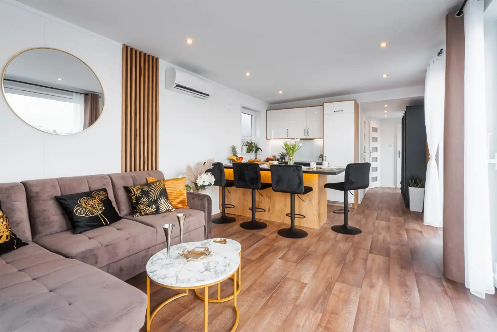 Sala d'estar de Apartament en venda en  Madrid Capital amb Aire condicionat