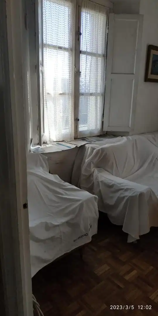 Schlafzimmer von Wohnung zum Verkauf in Arija mit Parkett, Möbliert und Ofen