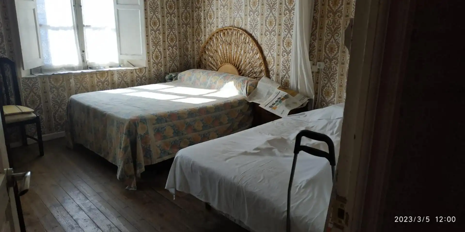 Schlafzimmer von Wohnung zum Verkauf in Arija mit Parkett, Möbliert und Ofen
