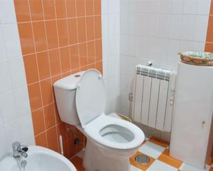 Bathroom of Flat to rent in Arenas de San Pedro  with Terrace and Swimming Pool