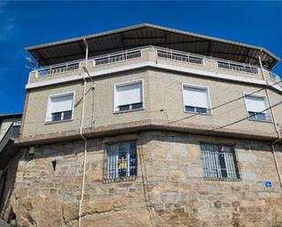 Vista exterior de Casa o xalet de lloguer en Toén amb Terrassa