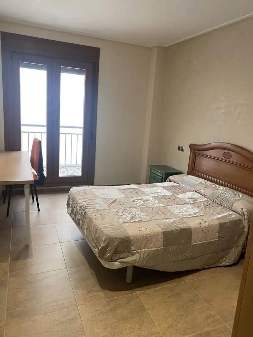Room in Calle San Pascual, 53, Albatera Bedroom of Flat for share in Albatera with Air Conditioner, Furnished and Oven