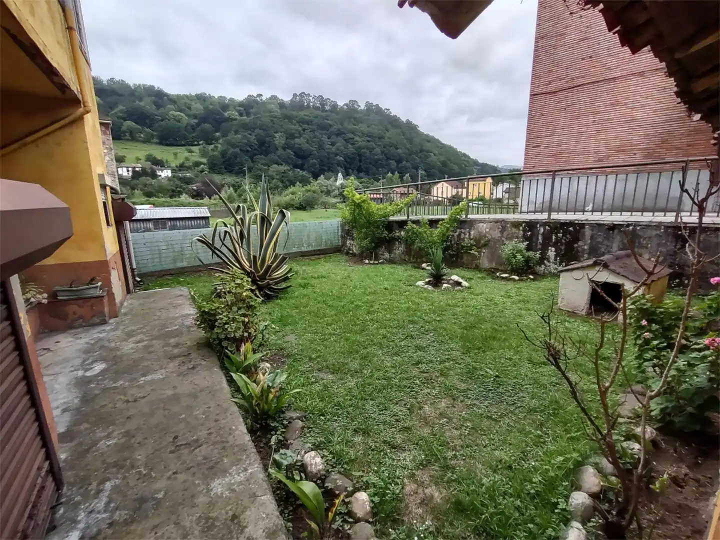 Pis en venda a Grupo Coronel Baeza, 4, San Claudio - Trubia - Las Caldas Jardí de Pis en venda en Oviedo amb Calefacció, Jardí privat i Traster
