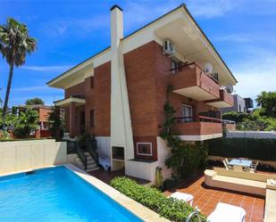 Piscina de Casa o xalet de lloguer en Salou amb Aire condicionat, Calefacció i Jardí privat