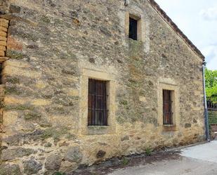 Vista exterior de Casa o xalet en venda en Pereruela amb Jardí privat