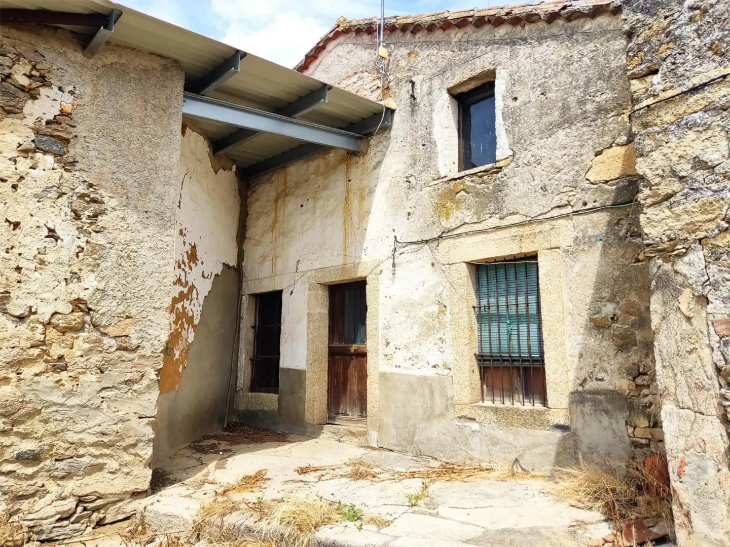 Vista exterior de Casa o xalet en venda en Pereruela amb Jardí privat