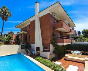 Vista exterior de Casa adosada de lloguer en Salou amb Terrassa i Piscina