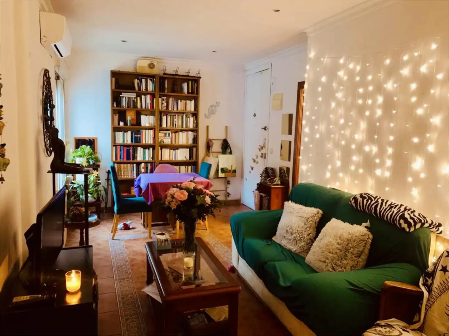 Habitación en Calle del Acuerdo, 20, Universidad - Malasaña Sala de estar de Piso para compartir en Madrid con Aire acondicionado, Calefacción y Jardín privado