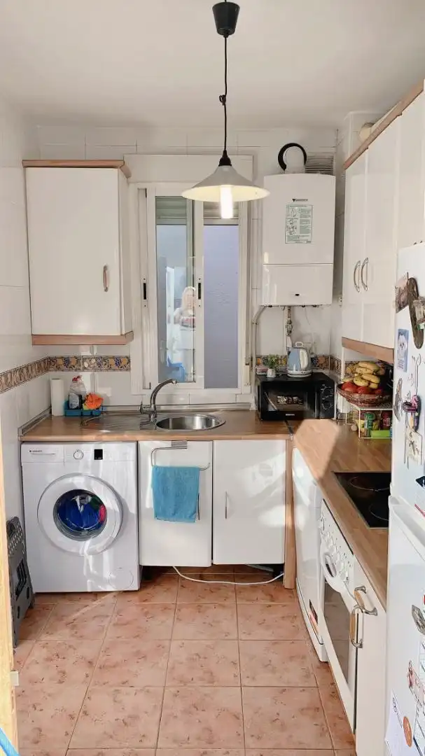 Habitación en Calle del Acuerdo, 20, Universidad - Malasaña Cocina de Piso para compartir en Madrid con Aire acondicionado, Calefacción y Jardín privado