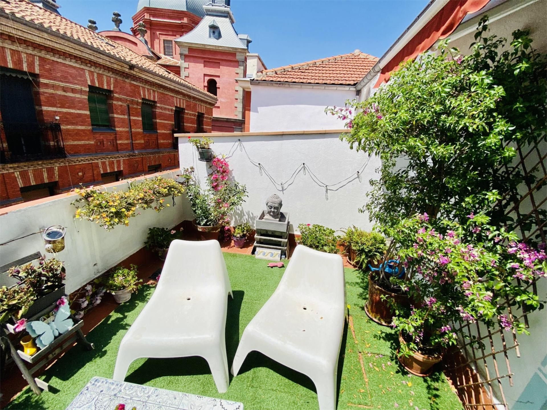 Terrace of Flat to share in  Madrid Capital  with Air Conditioner, Heating and Private garden
