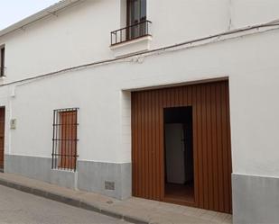 Exterior view of Single-family semi-detached for sale in Medina de las Torres