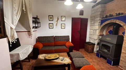 Foto 2 de Casa adosada en venda a Calle Iglesia, 15, Bedmar y Garcíez, Jaén