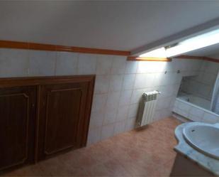 Bathroom of Attic for sale in Santiago de Compostela 