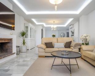 Living room of Flat for sale in Marbella  with Air Conditioner and Swimming Pool