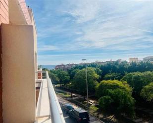 Vista exterior de Apartament de lloguer en Roquetas de Mar amb Terrassa i Piscina