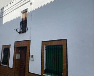 Vista exterior de Casa o xalet en venda en La Zarza (Badajoz) amb Terrassa