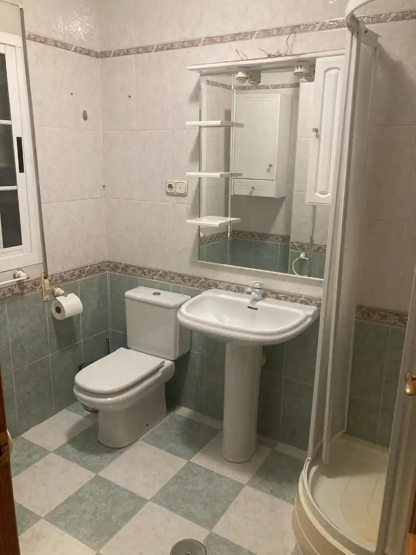Baño de Casa adosada en venta en Benamaurel con Aire acondicionado, Calefacción y Parquet