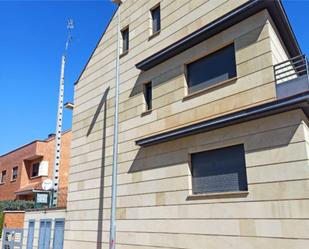 Vista exterior de Casa adosada en venda en Nájera amb Calefacció, Parquet i Terrassa