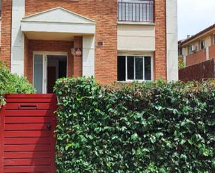 Exterior view of Single-family semi-detached for sale in Sant Cugat del Vallès