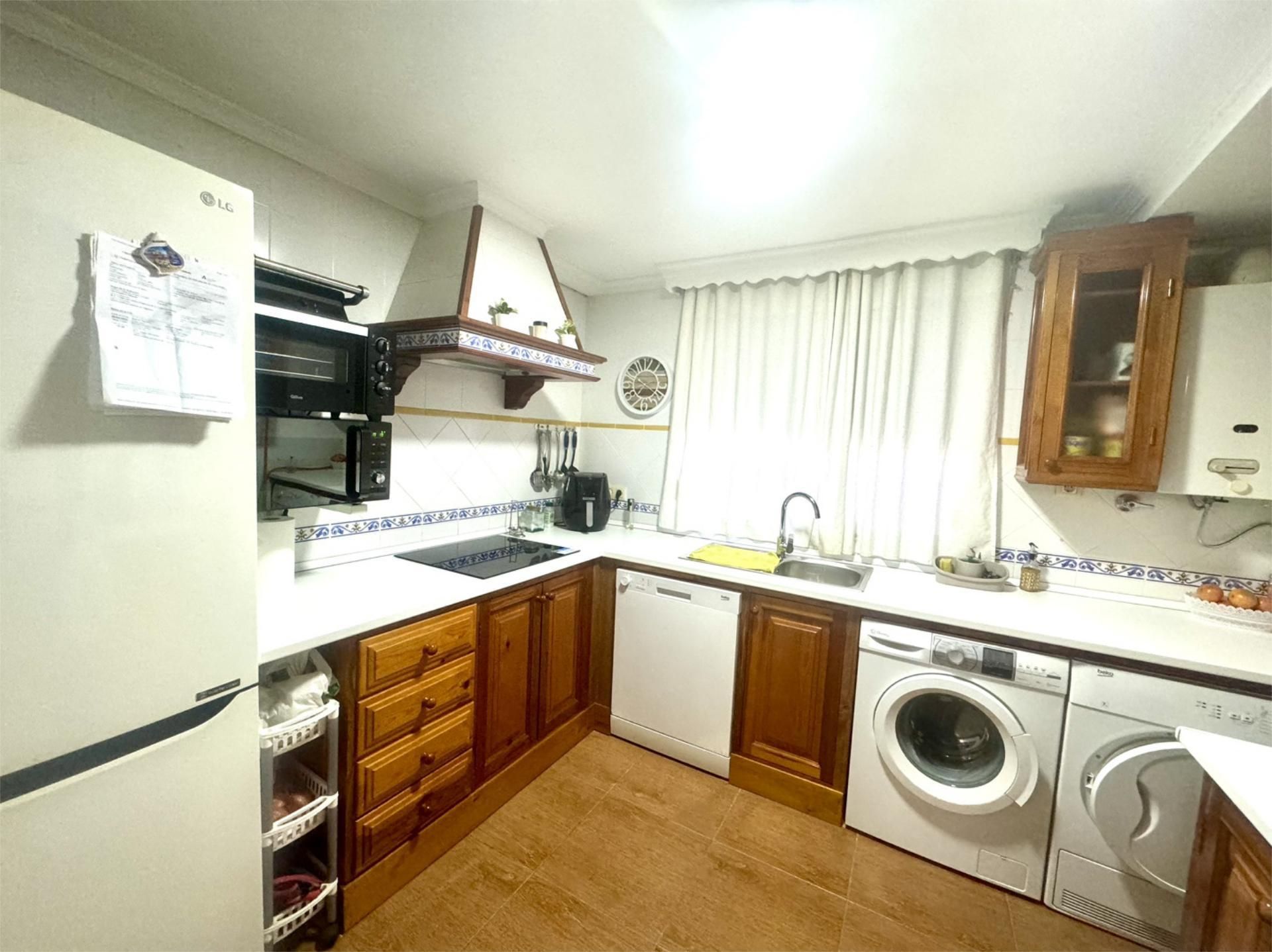 Kitchen of Flat for sale in Sanlúcar de Barrameda  with Air Conditioner