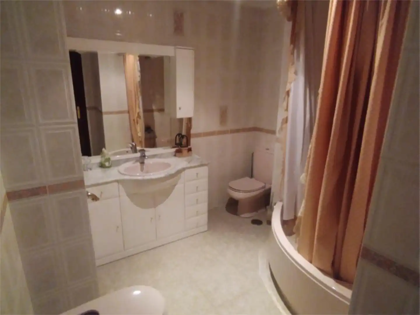 Houses for sale in Calle Almirante Ferrándiz, 24, Centro Bathroom of Houses for sale in Nerja with Air Conditioner, Heating and Private garden