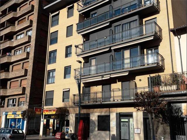 Garaje en Alquiler en Calle de Serrablo, 7 en Sabiñánigo Centro - Aurín