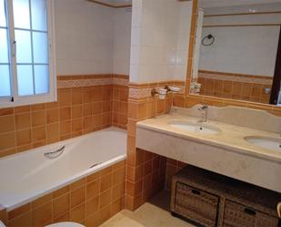 Bathroom of House or chalet for sale in Marbella  with Swimming Pool