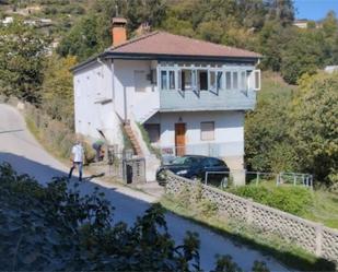 Vista exterior de Casa o xalet en venda en Aller amb Balcó