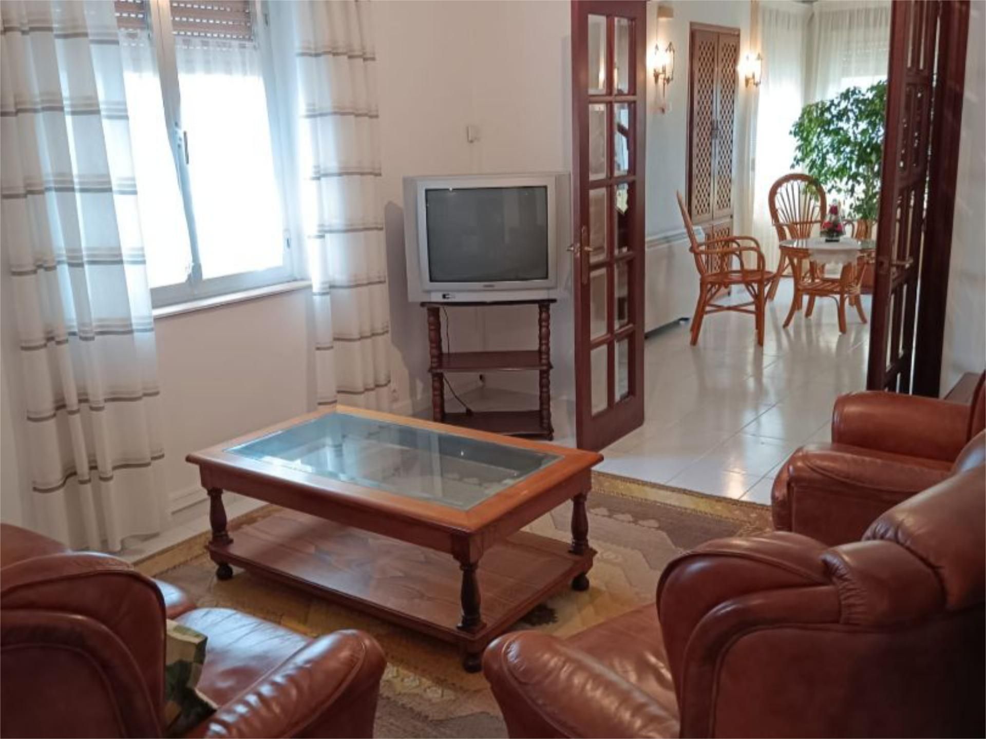 Sala d'estar de Pis en venda en San Felices de Buelna amb Calefacció, Jardí privat i Terrassa