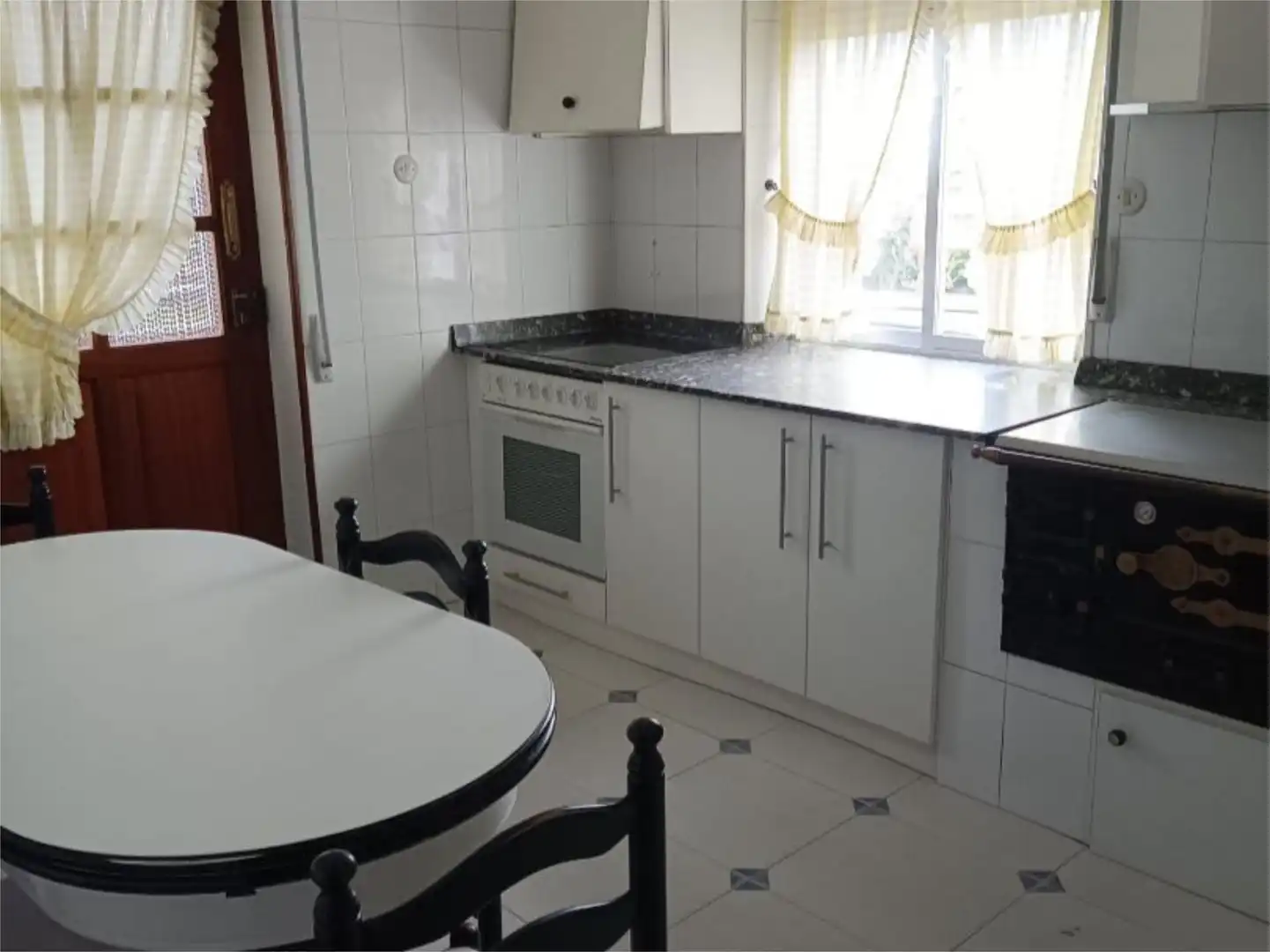 Flat for sale in Barrio Jain, 50, San Felices de Buelna Kitchen of Flat for sale in San Felices de Buelna with Terrace and Balcony