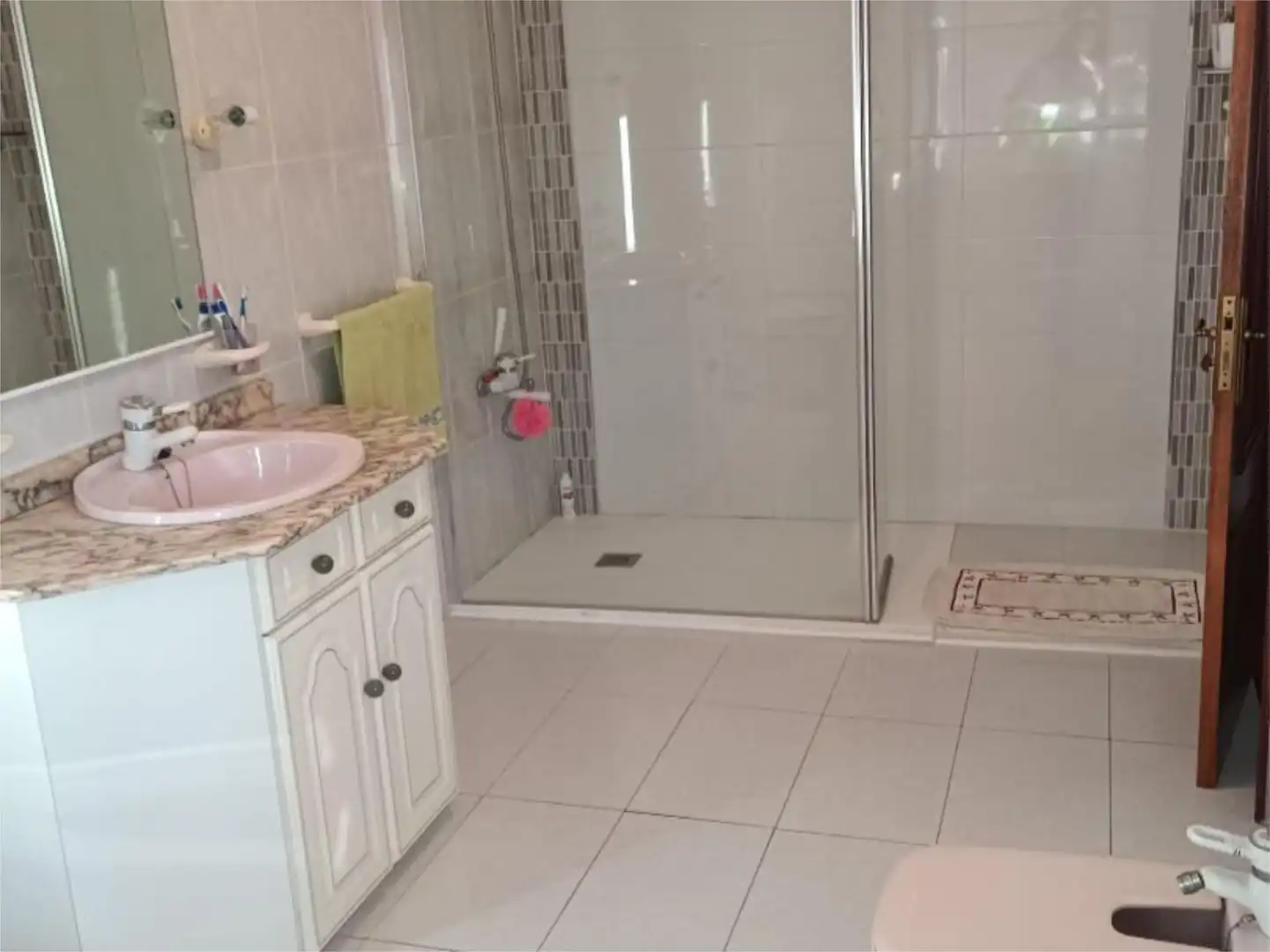 Flat for sale in Barrio Jain, 50, San Felices de Buelna Bathroom of Flat for sale in San Felices de Buelna with Terrace and Balcony