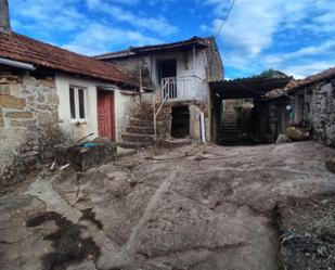 Vista exterior de Finca rústica en venda en Maside amb Jardí privat, Terrassa i Balcó