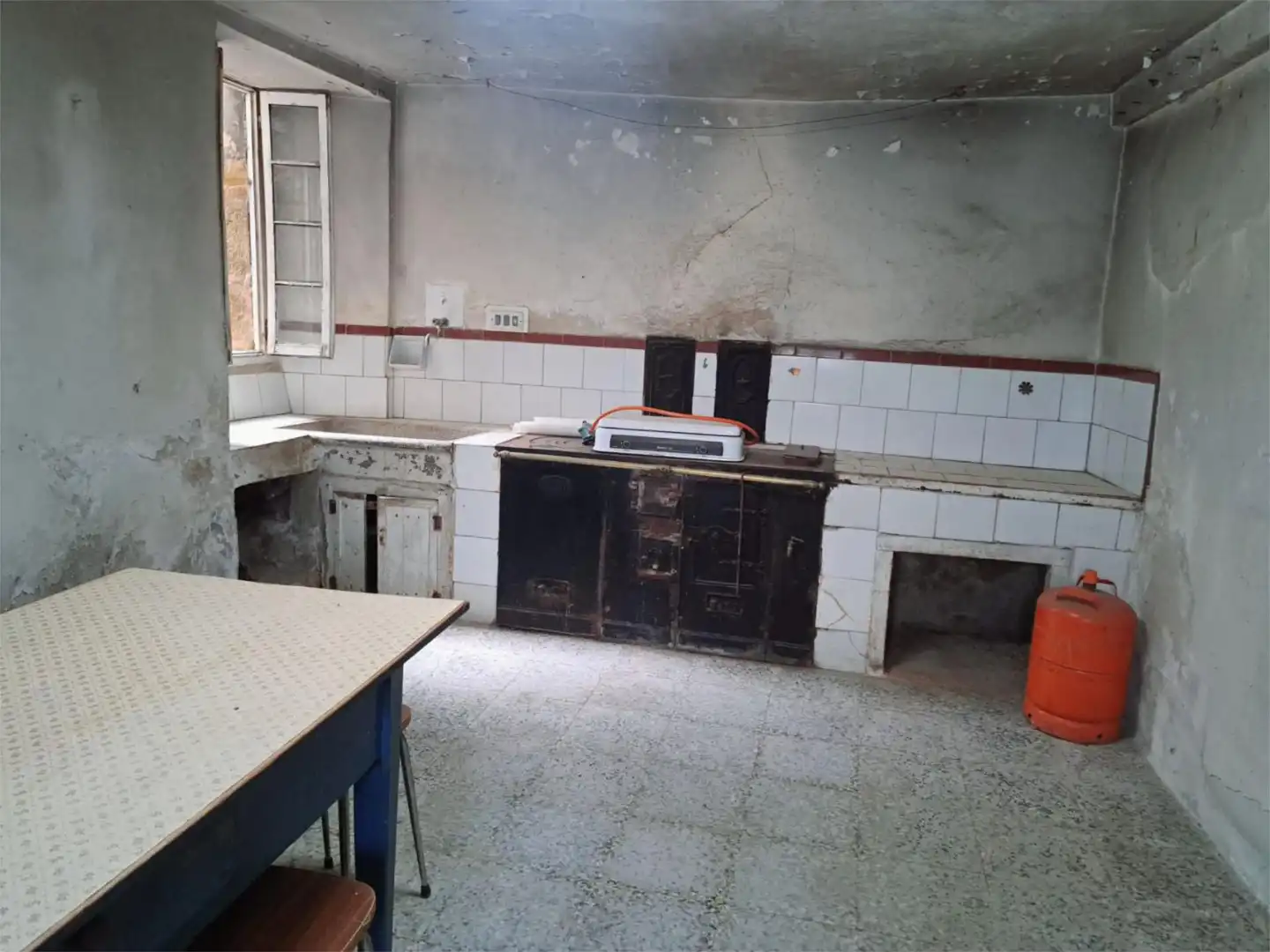 Küche von Wohnung zum Verkauf in Valle de Zamanzas mit Abstellraum und Balkon