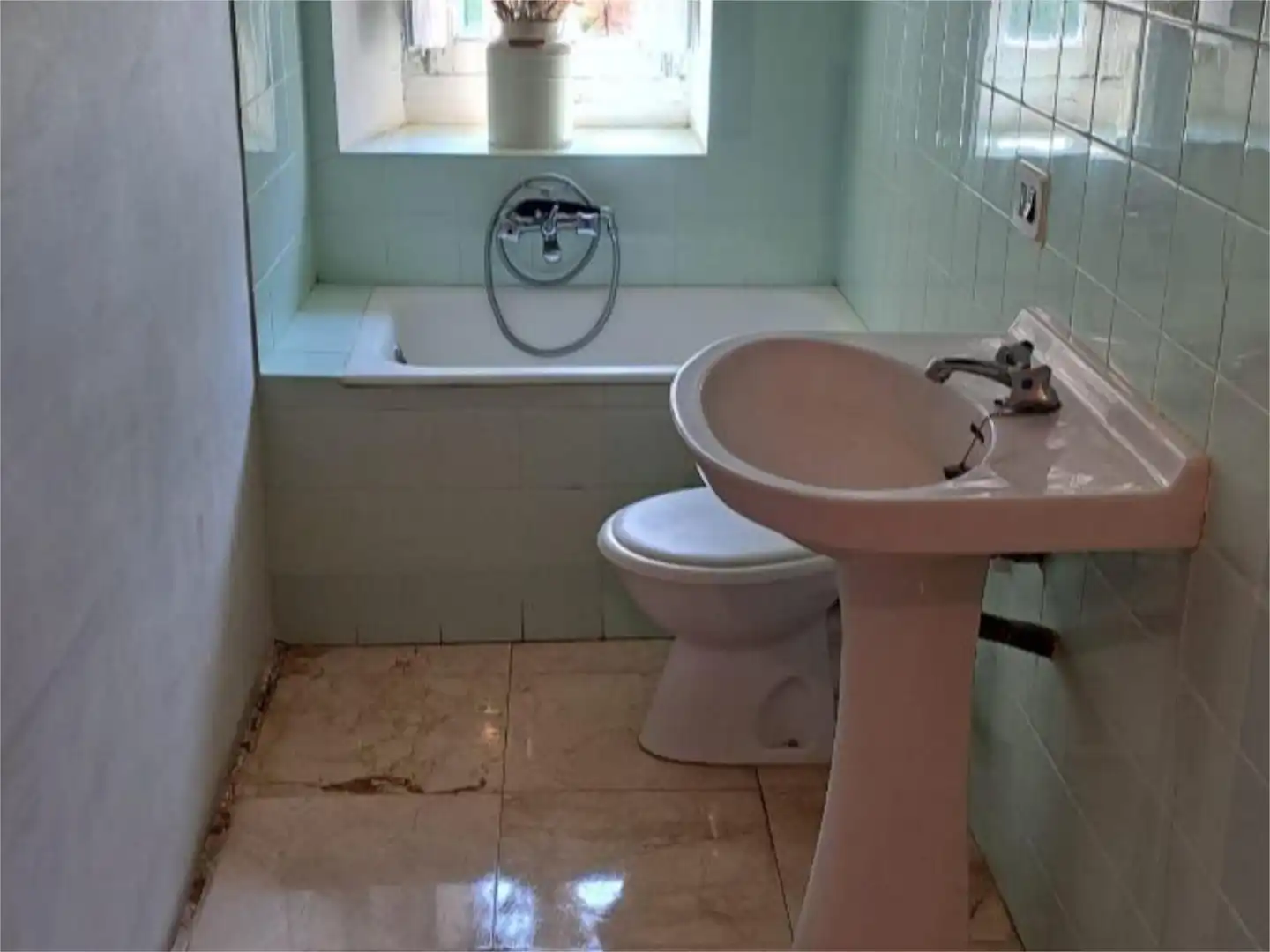 Badezimmer von Wohnung zum Verkauf in Valle de Zamanzas mit Abstellraum und Balkon