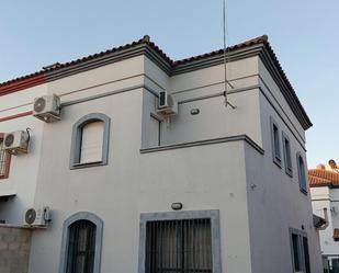 Vista exterior de Casa o xalet de lloguer en Bormujos amb Aire condicionat i Balcó