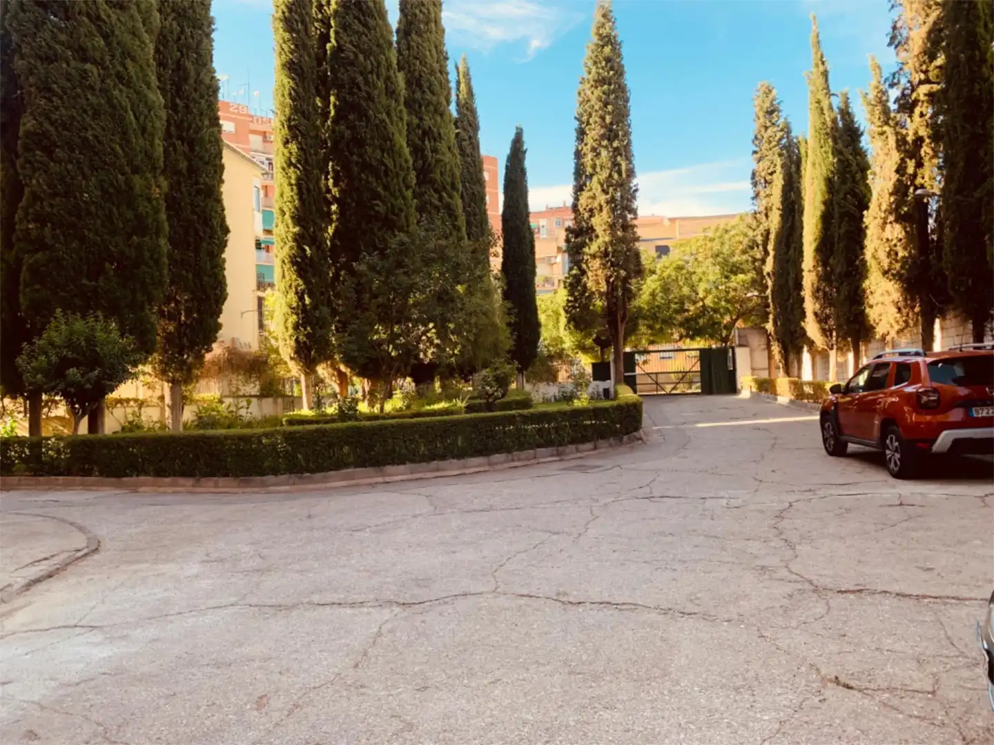 Außenansicht von Wohnung zum Verkauf in Granada mit Heizung, Privatgarten und Parkett