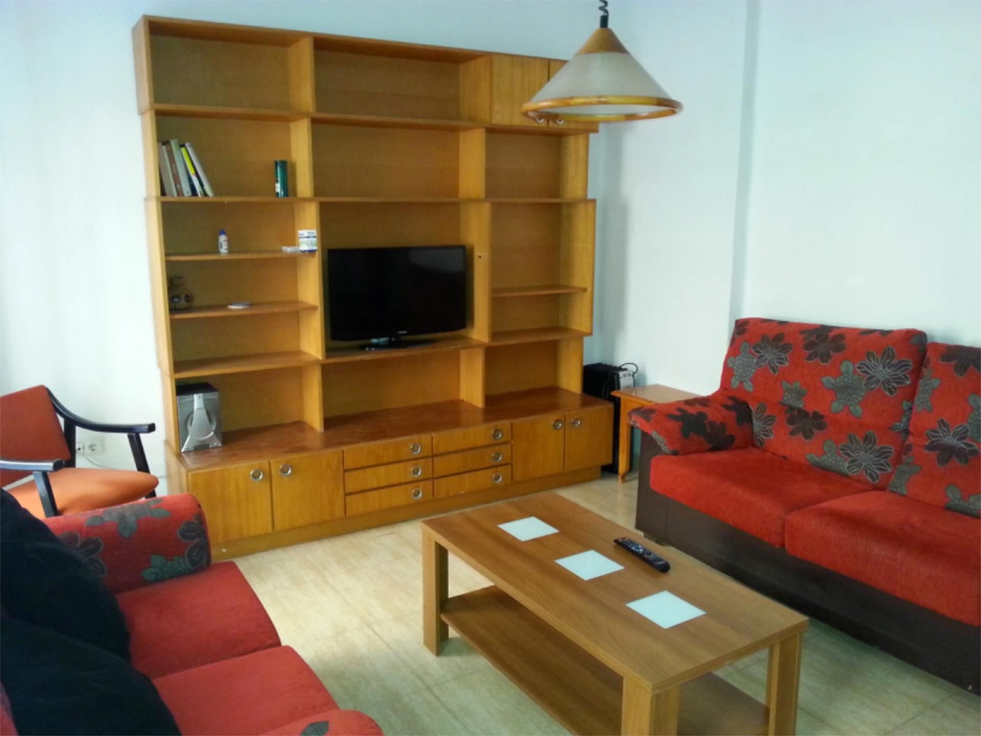 Pis de lloguer a Calle Ángel Ganivet, 14, Ciudad Jardín - Zoco Sala d'estar de Pis de lloguer en Córdoba Capital amb Moblat