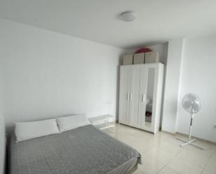 Bedroom of Flat to share in San Cristóbal de la Laguna  with Furnished, Washing machine and Microwave