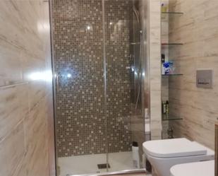 Bathroom of House or chalet for sale in San Fernando de Henares  with Air Conditioner, Terrace and Balcony