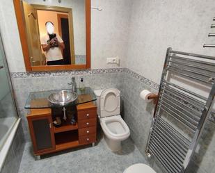 Bathroom of Flat to rent in Salamanca Capital  with Swimming Pool