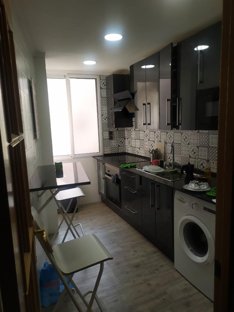 Kitchen of Flat to share in  Valencia Capital  with Terrace, Furnished and Oven