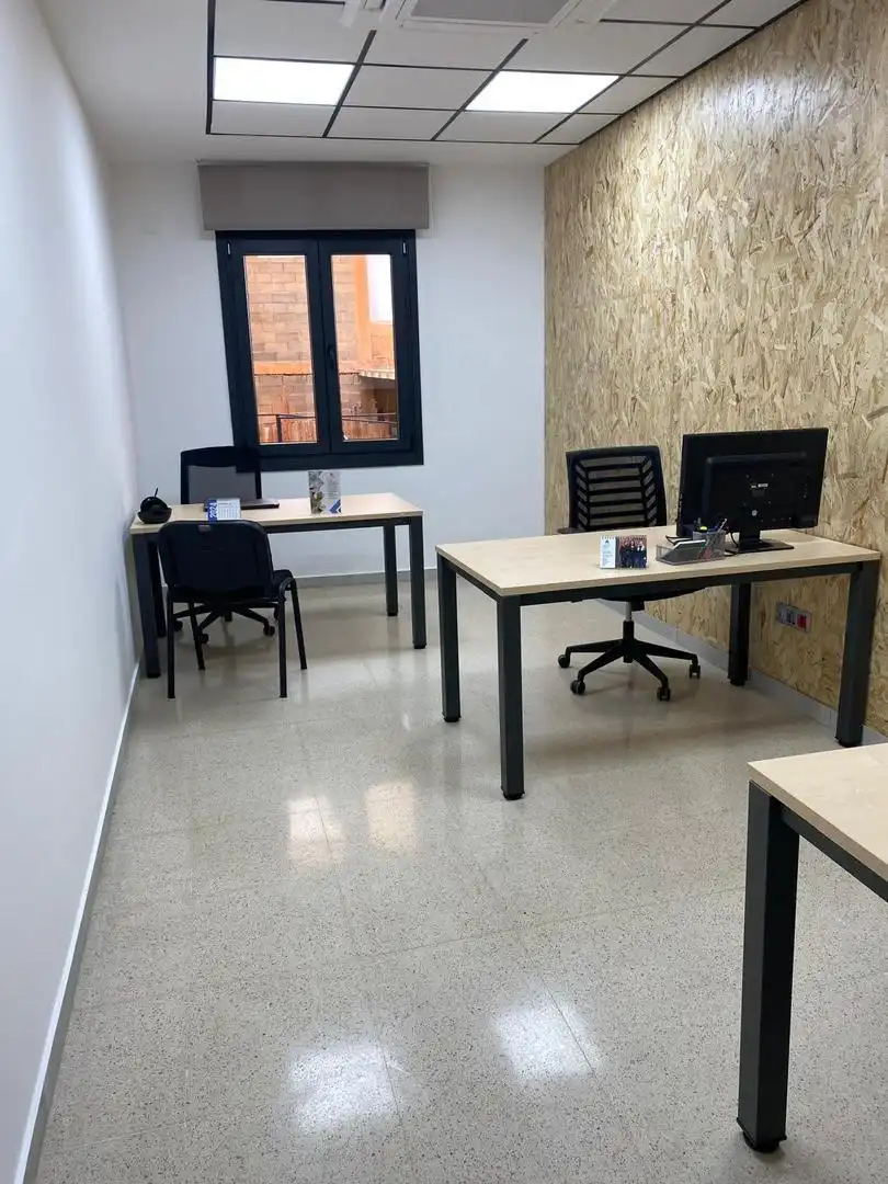 Oficina de alquiler en Monzón
